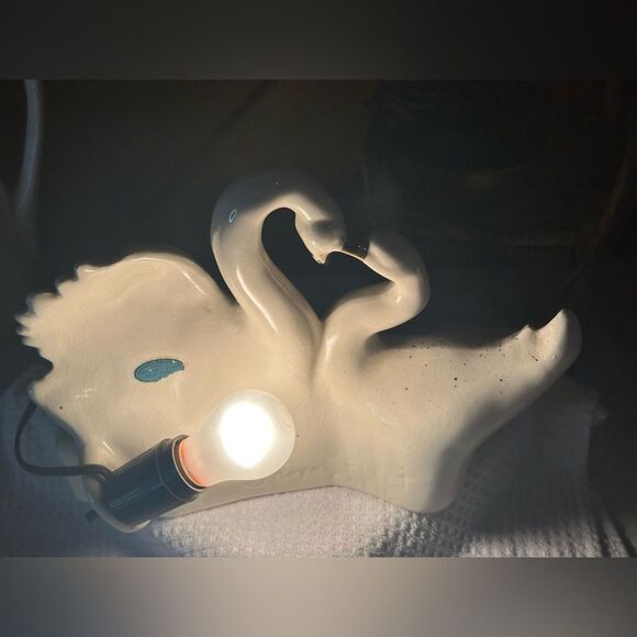 Royal Fleet double swan Princess Tv Lamp - Picture 7 of 8